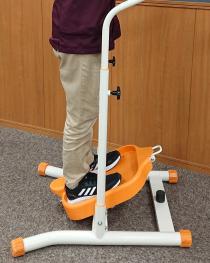器具を使用したふくらはぎのストレッチ運動