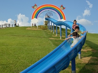 虹の丘滑り台