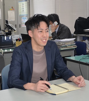 令和2年度採用職員阿部悠大写真