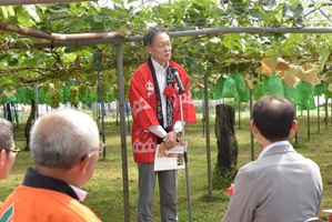 ブドウ園開園式市長挨拶の画像